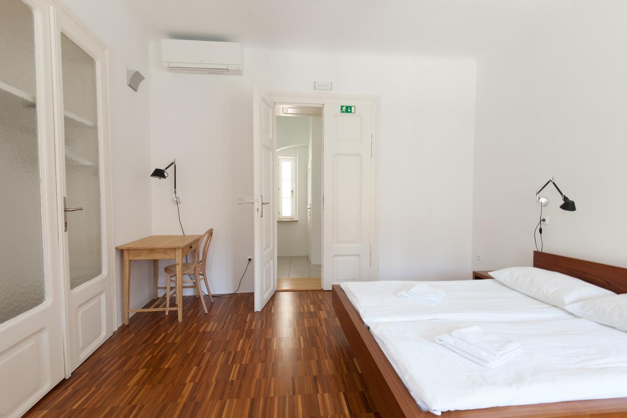 Julija&Robert'S Riverview Apartments And Rooms Λιουμπλιάνα Εξωτερικό φωτογραφία